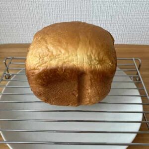 焼き上がった、ブリオッシュ食パン