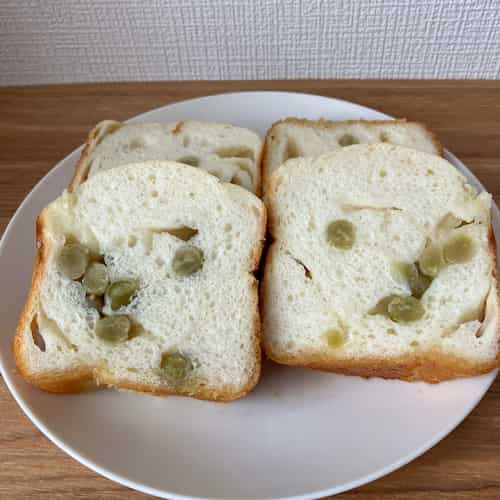 パンをカットしたところ